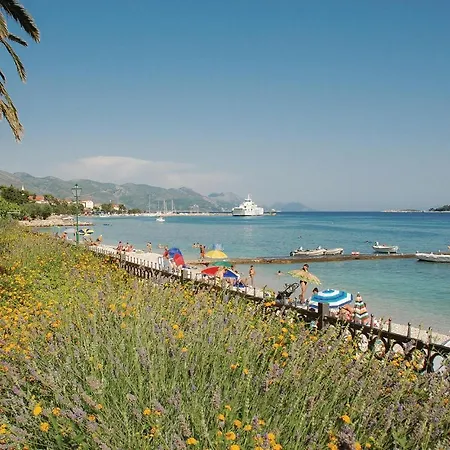 Nice In W/ 2 Bedrooms Appartamento